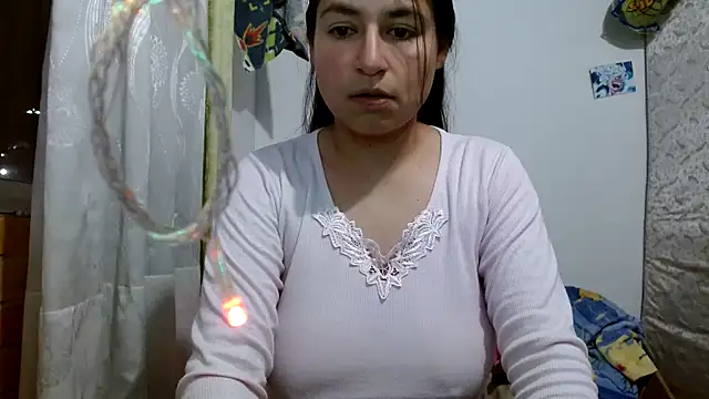 Snapshot of Escarcha-blue chatting on November 7, 2025, 12:59 am Escarcha-blue online show from November 7, 2025, 12:59 am