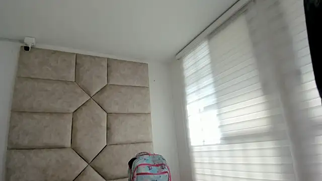 Snapshot of Vaiolett_Smith chatting on November 7, 2025, 2:32 pm Vaiolett Smith online show from November 7, 2025, 2:32 pm