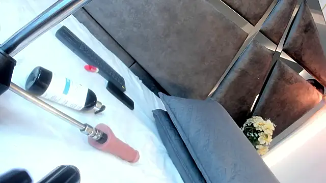 Snapshot of Samaantha-beckham chatting on March 6, 2026, 11:11 pm Samaantha-beckham online show from March 6, 2026, 11:11 pm