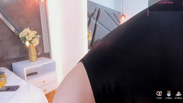 Snapshot of Samaantha-beckham chatting on February 5, 2026, 6:15 pm Samaantha-beckham online show from February 5, 2026, 6:15 pm