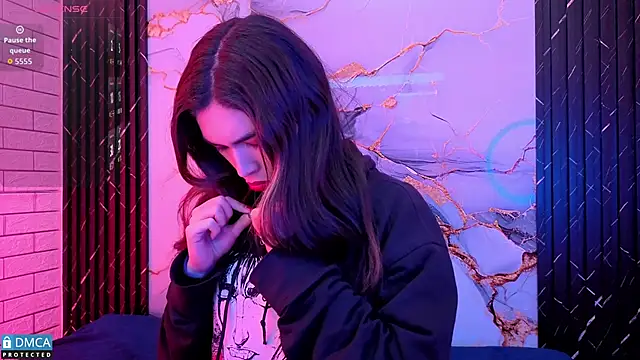 MaeveKuro online show from March 4, 2026, 3:03 am