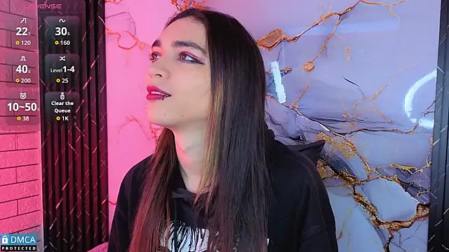 Snapshot of MaeveKuro chatting on February 2, 2026, 3:27 am MaeveKuro online show from February 2, 2026, 3:27 am