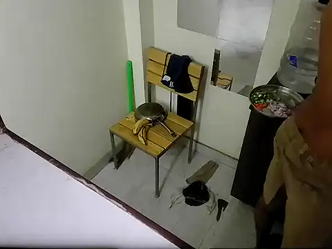 fitbuddy1 online show from November 30, 2025, 8:48 am