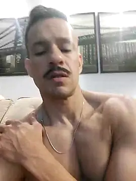 juniortche1313 online show from November 5, 2025, 10:57 pm