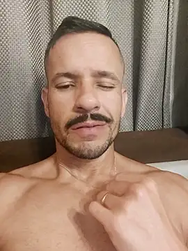 juniortche1313 online show from October 6, 2025, 2:02 am