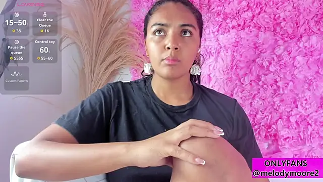 Melodymoore  online show from October 19, 2025, 10:12 pm