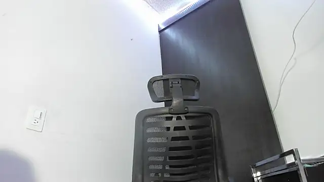 zephyra-angels online show from March 2, 2026, 5:08 am