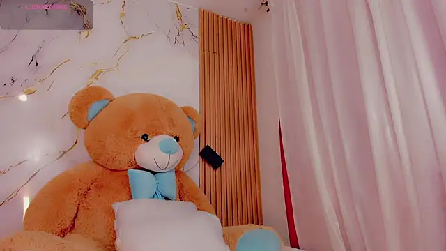 ValeriCardenas online show from February 5, 2026, 2:18 am