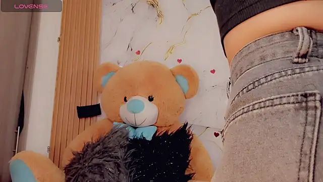 ValeriCardenas online show from September 28, 2025, 3:13 am