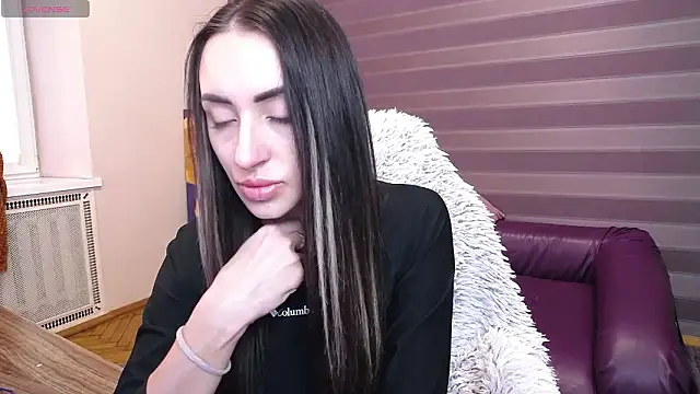 JenniferStone online show from February 1, 2026, 8:12 am