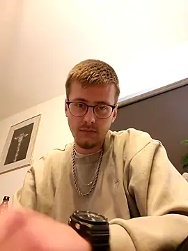 luckyluuk25 online show from March 6, 2026, 10:38 pm