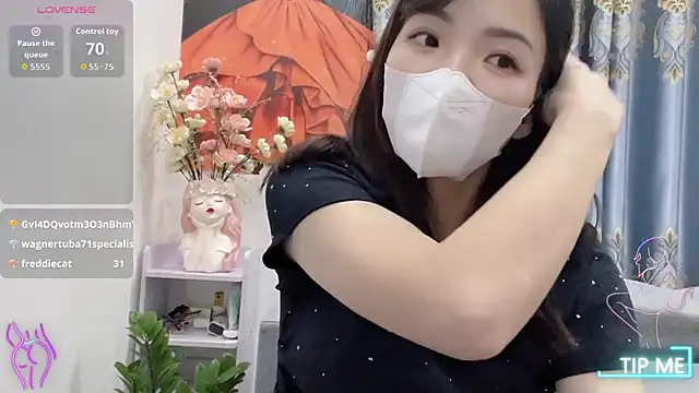 Snapshot of shishi_101 chatting on October 21, 2025, 1:43 pm shishi 101 online show from October 21, 2025, 1:43 pm