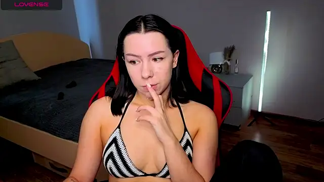 meganluss online show from May 12, 2026, 3:25 am