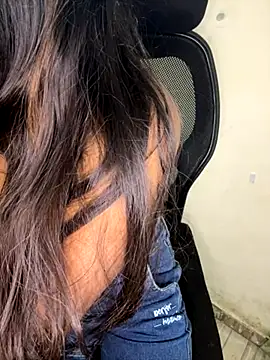 Mahi DarlingS online show from December 2, 2025, 4:14 am