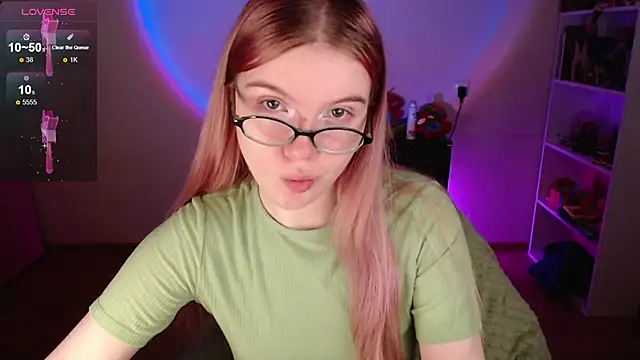 Strawberry juli online show from December 16, 2025, 5:33 am