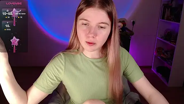 Strawberry juli online show from February 16, 2026, 1:32 pm