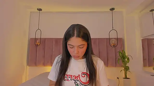 Snapshot of Haily_b chatting on March 13, 2026, 8:03 pm Haily b online show from March 13, 2026, 8:03 pm