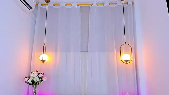 Snapshot of Haily_b chatting on April 4, 2026, 7:53 pm Haily b online show from April 4, 2026, 7:53 pm