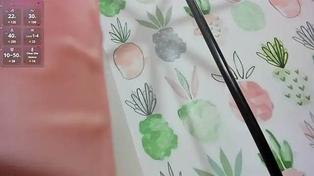 dulce victoriaa  online show from February 26, 2025, 1:00 pm