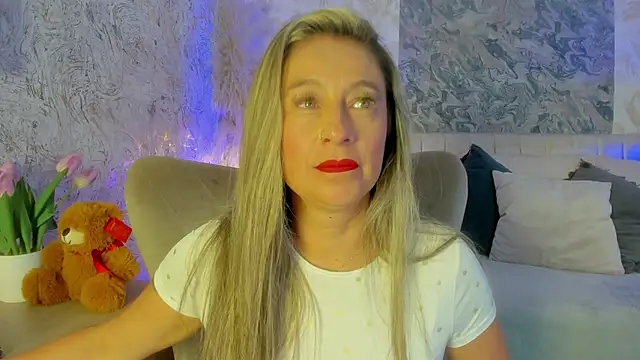 Snapshot of Liannaa_ chatting on September 27, 2025, 7:09 pm Liannaa online show from September 27, 2025, 7:09 pm