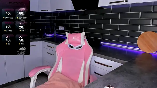 ShaiyaMinn3 online show from November 12, 2025, 7:18 pm