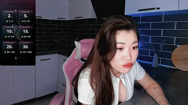 ShaiyaMinn3 online show from November 26, 2025, 6:52 pm