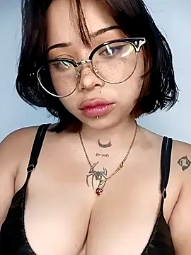 Snapshot of Akame_yumi chatting on November 10, 2025, 11:54 pm Akame yumi online show from November 10, 2025, 11:54 pm