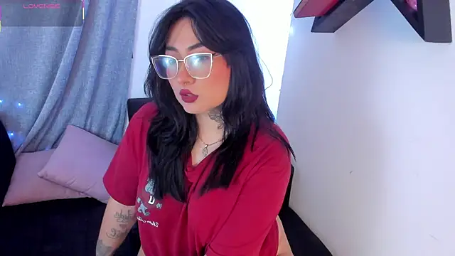 Snapshot of Curvybaddie99 chatting on November 7, 2025, 4:39 am Curvybaddie99 online show from November 7, 2025, 4:39 am