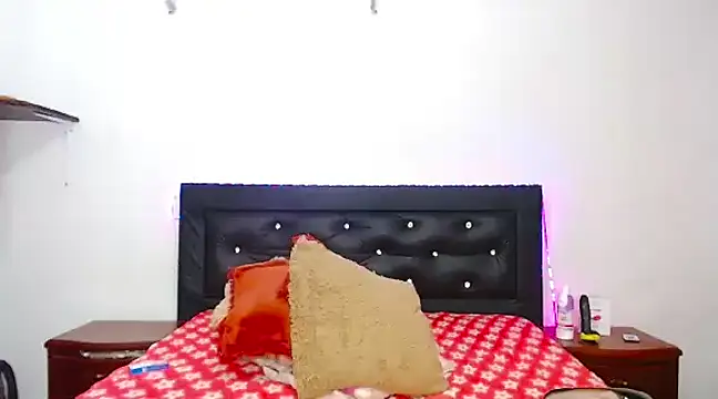 Catalinehot2025 online show from March 12, 2025, 2:41 am