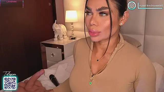 Snapshot of Amylewisq chatting on September 13, 2025, 10:54 pm Amylewisq online show from September 13, 2025, 10:54 pm