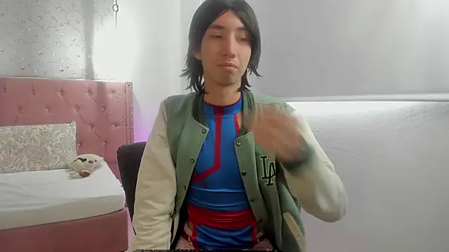 loverisu-coral online show from February 2, 2026, 9:03 pm