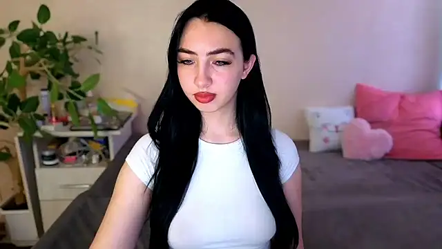 Snapshot of WildKittenX_ chatting on June 28, 2026, 4:08 am WildKittenX online show from June 28, 2026, 4:08 am