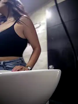 Mila LS online show from October 18, 2025, 1:02 pm