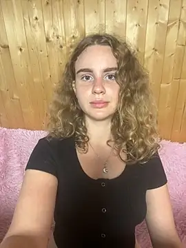 nemesidaM online show from September 9, 2025, 1:42 pm