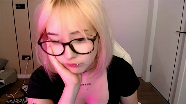 Snapshot of ka00ru_chan chatting on July 21, 2026, 1:23 pm ka00ru chan online show from July 21, 2026, 1:23 pm