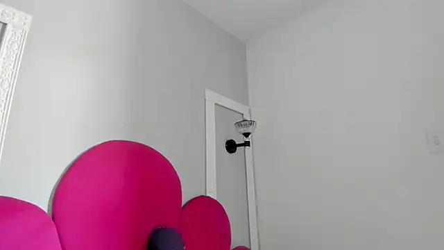 Snapshot of Bonniie_22 chatting on October 24, 2025, 1:54 pm Bonniie 22 online show from October 24, 2025, 1:54 pm