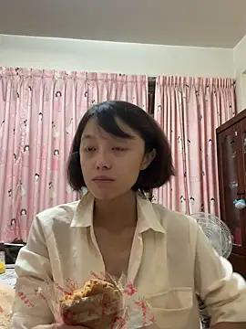 ladypaggy online show from October 4, 2025, 3:35 pm