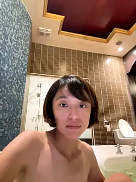 ladypaggy online show from September 24, 2025, 6:53 am