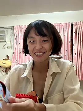 ladypaggy online show from September 9, 2025, 12:47 pm