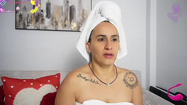 Snapshot of Sara_Charmy chatting on November 10, 2025, 12:10 pm Sara Charmy online show from November 10, 2025, 12:10 pm