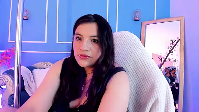 Snapshot of TaraTaylorr chatting on April 14, 2026, 3:11 am TaraTaylorr online show from April 14, 2026, 3:11 am