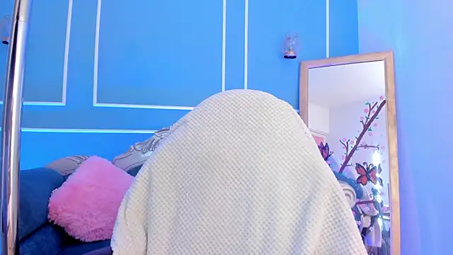 Snapshot of TaraTaylorr chatting on April 6, 2026, 3:57 am TaraTaylorr online show from April 6, 2026, 3:57 am