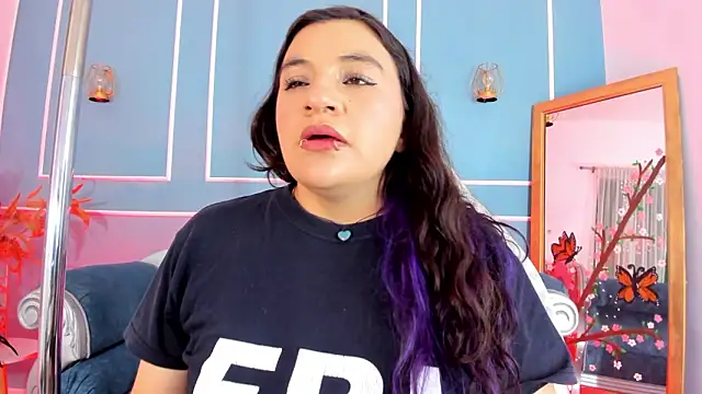 Snapshot of TaraTaylorr chatting on March 14, 2026, 2:39 am TaraTaylorr online show from March 14, 2026, 2:39 am