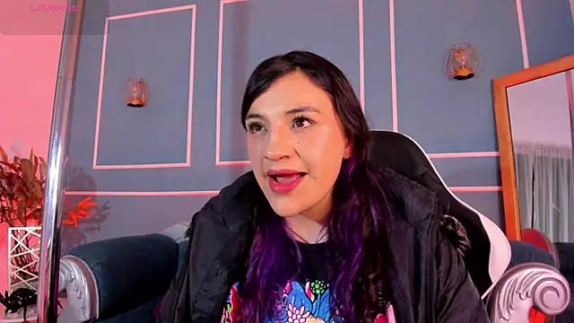 TaraTaylorr online show from November 21, 2025, 2:32 am