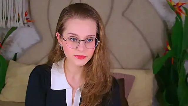 RileyMimicho online show from November 17, 2025, 8:46 pm