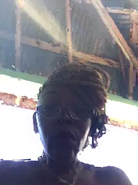 Ladyzee25 online show from November 18, 2025, 5:49 pm