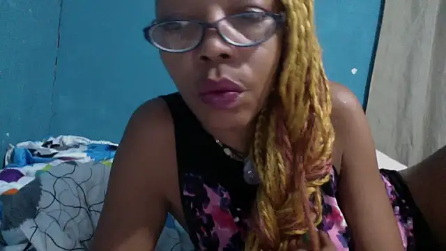 Ladyzee25 online show from October 28, 2025, 4:57 am