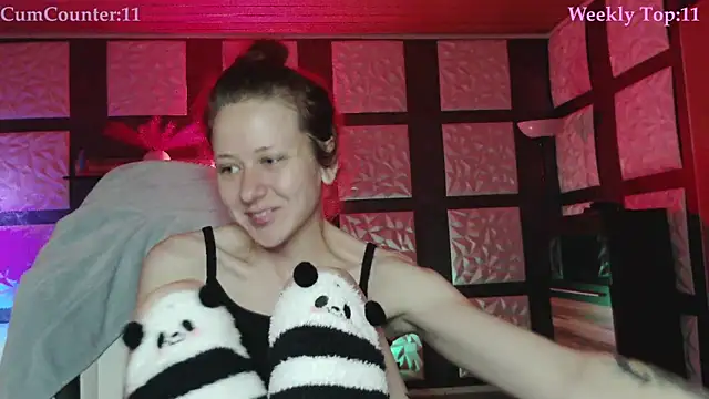 SweetSeraphine online show from November 1, 2025, 7:02 am