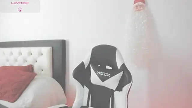 CarolinneFiotti online show from December 21, 2025, 4:08 pm