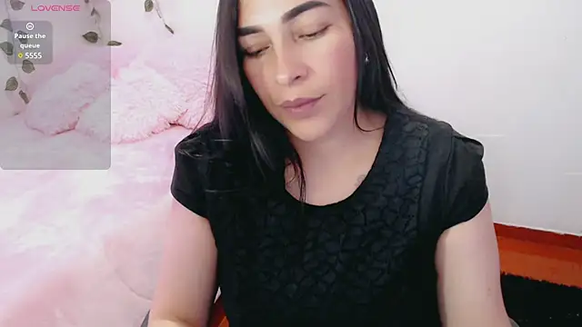 Snapshot of luna_lgomez_ chatting on March 14, 2025, 11:23 am luna lgomez online show from March 14, 2025, 11:23 am